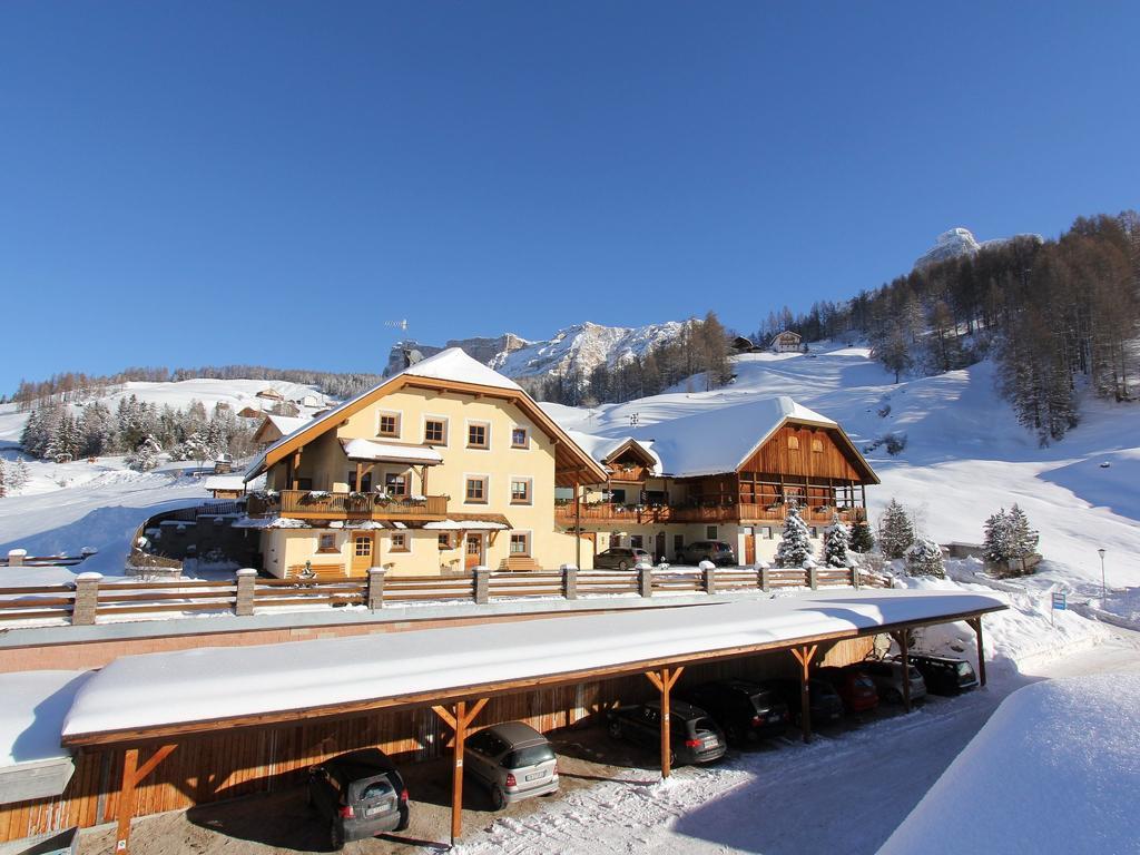 Taela Apartments San Cassiano  Bagian luar foto