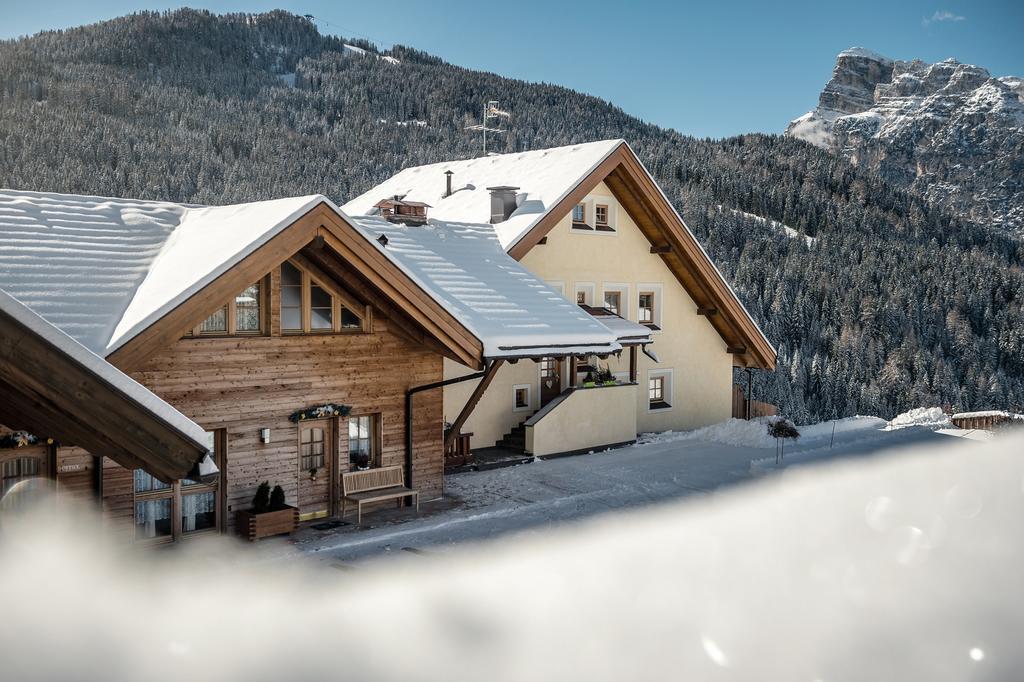 Taela Apartments San Cassiano  Bagian luar foto