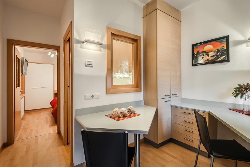 Taela Apartments San Cassiano  Bagian luar foto