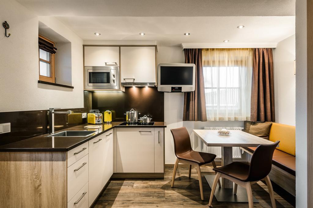 Taela Apartments San Cassiano  Bagian luar foto
