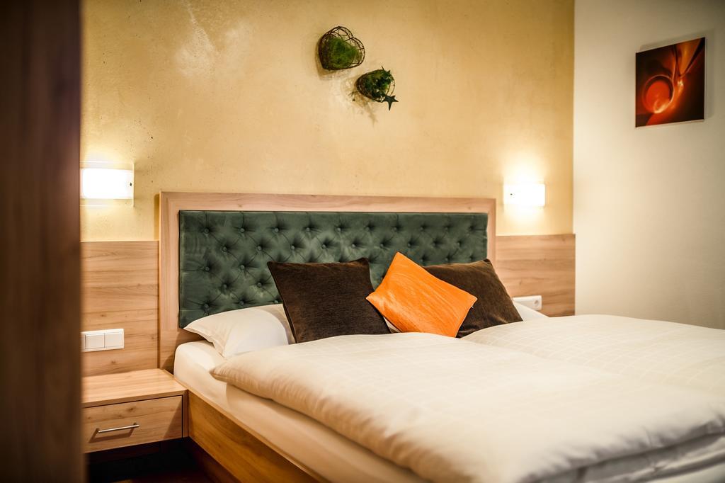 Taela Apartments San Cassiano  Bagian luar foto